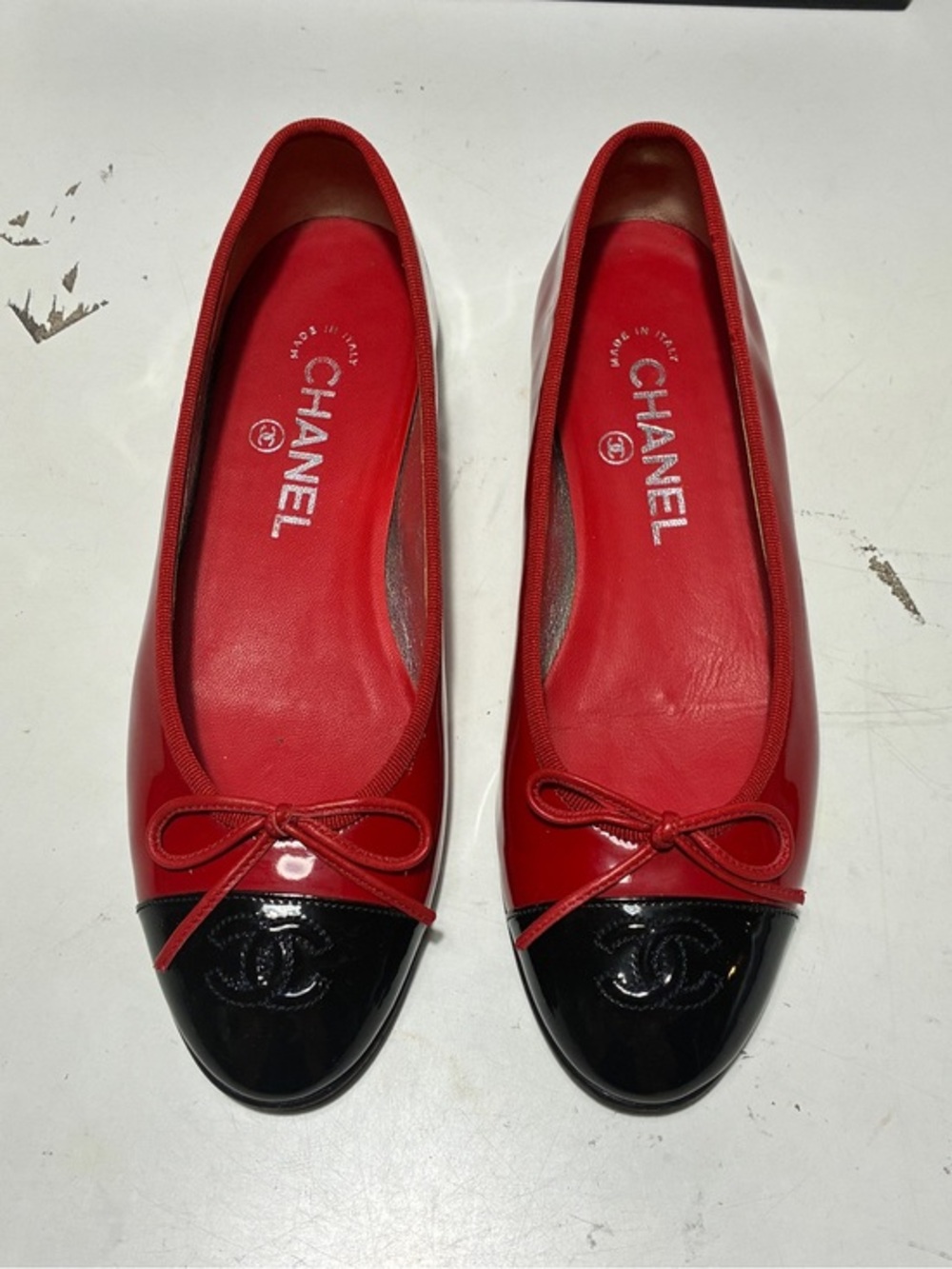 CHANEL Red and Black Patent Cap-Toe Ballet Flats
